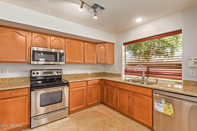 Building Photo - 28511 N 25th Ave