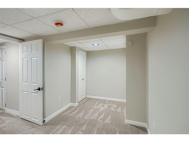 Building Photo - 4643 Emerson Ave N