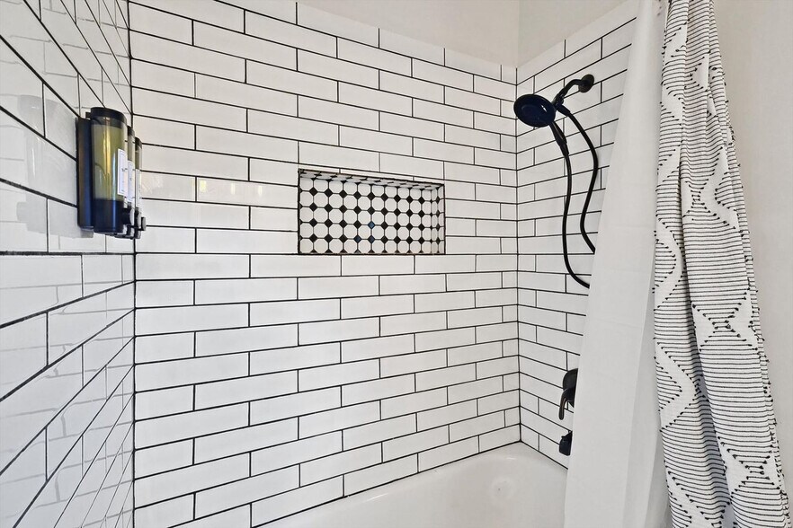 Building Photo - 329 Blandin St