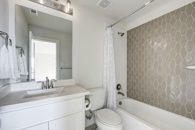 Building Photo - 2361 Glen Heather Ln