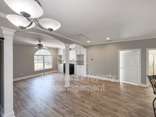 Building Photo - 317 Hunter Rd