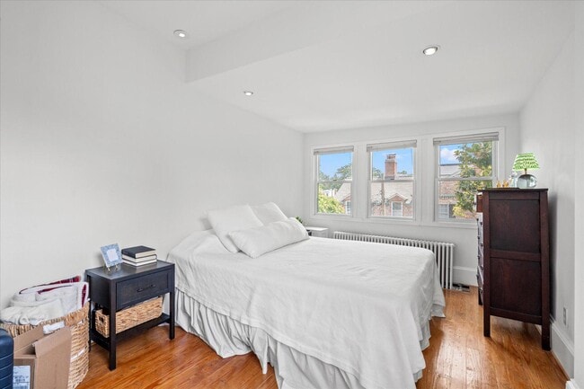 Building Photo - 1647 34th St NW