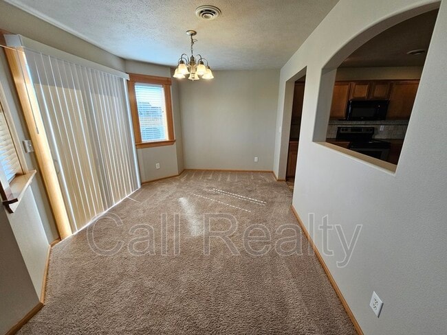 Building Photo - 6517 S Cattail Ln