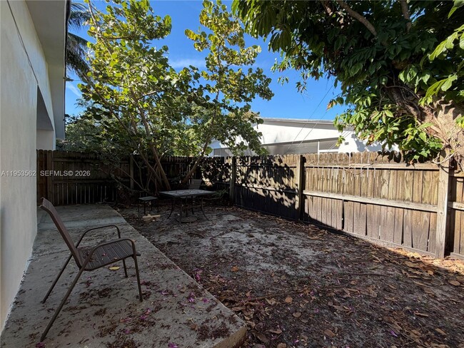 Building Photo - 951 SW 16th St