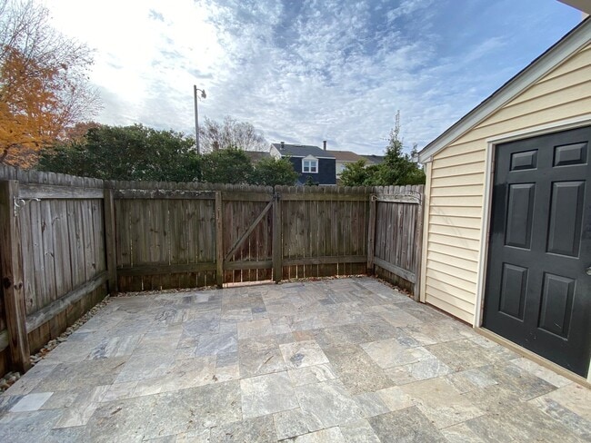 Building Photo - 503 Culpepper Ct