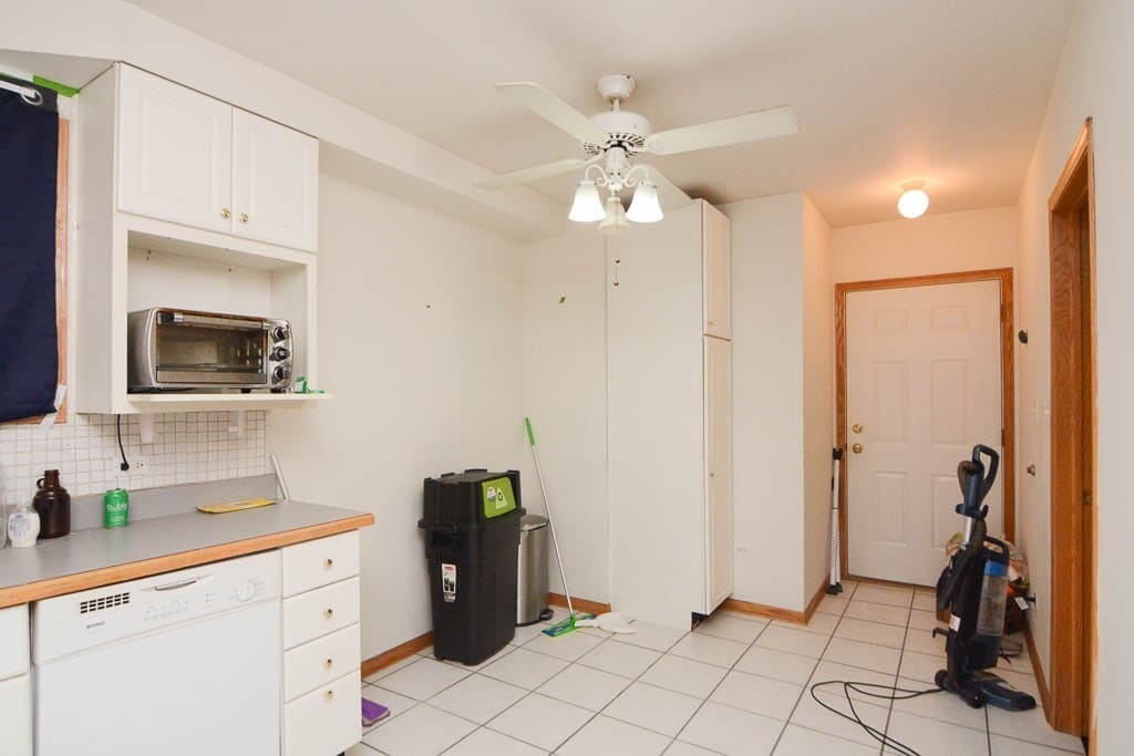 Building Photo - 1351 N Wolcott Ave