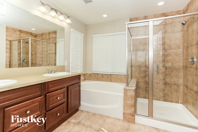 Building Photo - 9409 Hillside View Ct