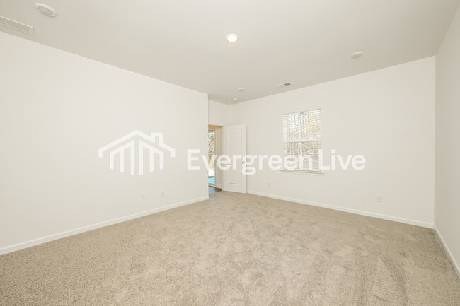 Building Photo - 2476 Lennox Rd SE