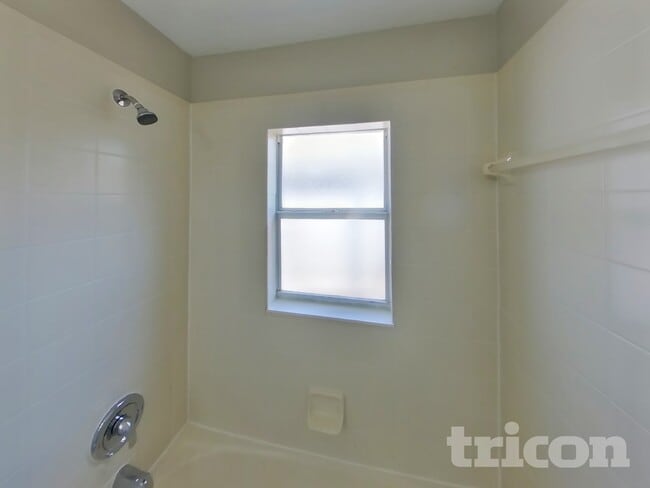 Building Photo - 8502 Deer Chase Dr