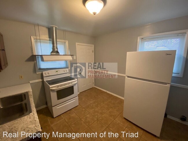 Building Photo - 2 br, 1 bath House - 202 Bingham Street