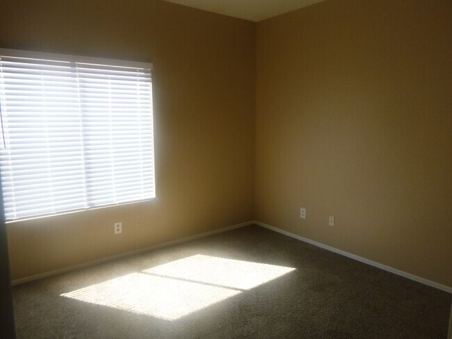 Building Photo - Great 4 bdrm in Johnson Ranch-San Tan Valley