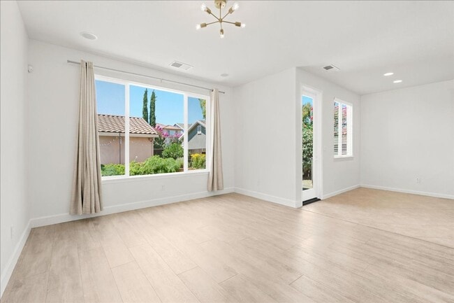 Building Photo - 3169 Parkham Dr