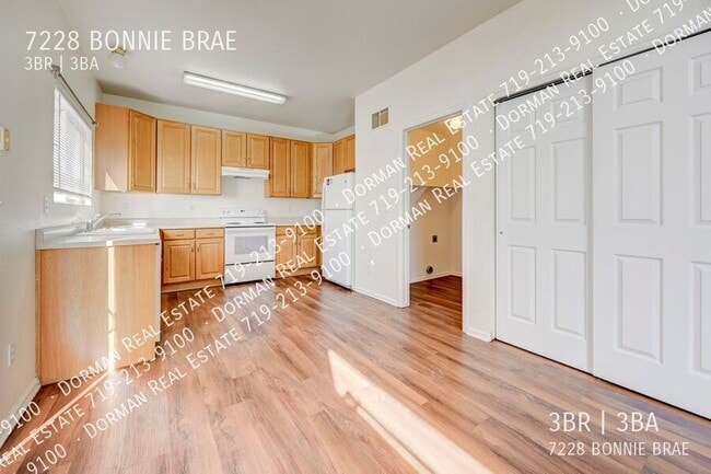 Building Photo - 7228 Bonnie Brae Ln