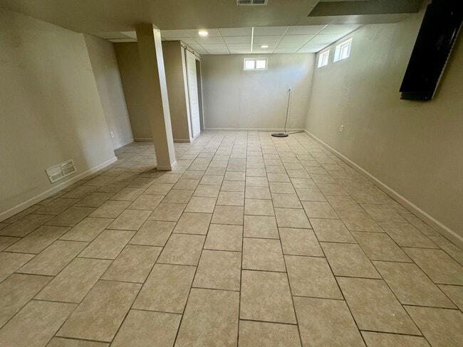 Building Photo - 3 Bedroom 2.5 Bath home in Troy, MO!
