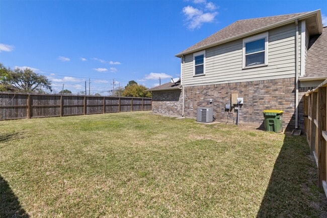 Building Photo - 3904 Ivywood Dr