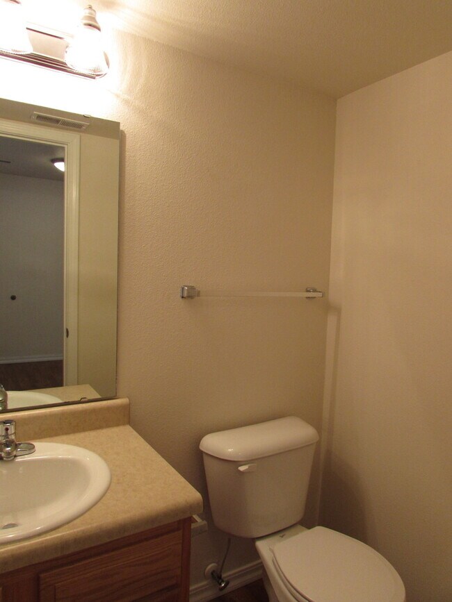 Building Photo - 119 Andrews Dr