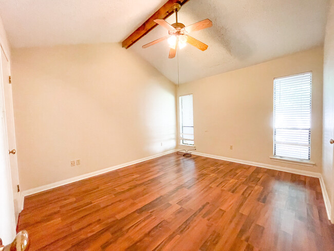 Primary bedroom with vaulted ceiling and spacious closet - 178 Walnut St