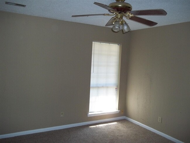 Building Photo - Spring Lake, NC 28390