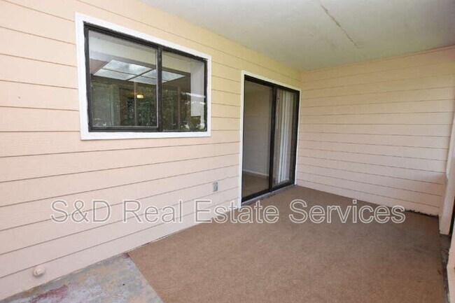 Building Photo - 1440 Ridge Lake Ct