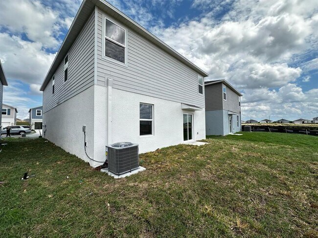 Building Photo - 3358 Alexander Dr