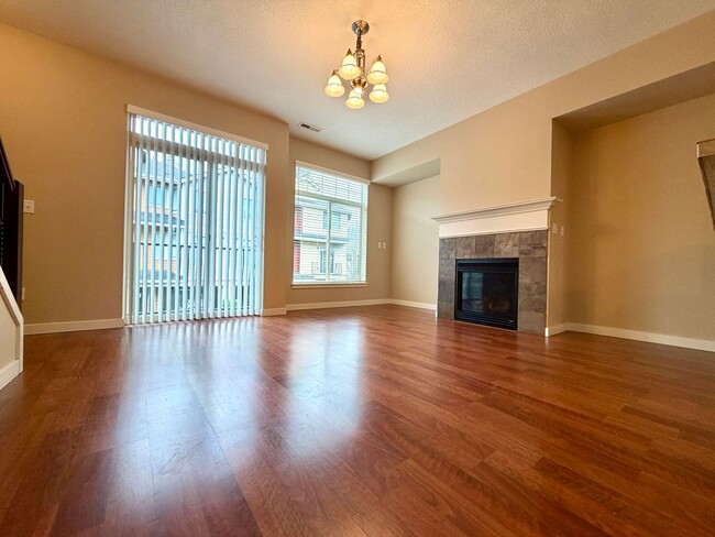 Building Photo - ~New home for the holidays? Move in now, and get December RENT FREE!~