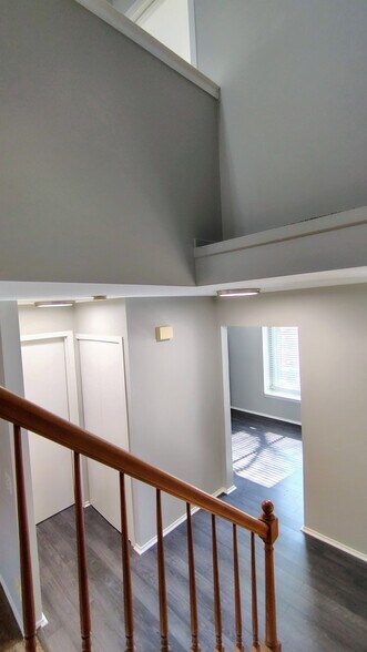 Building Photo - 24757 Bashian Dr