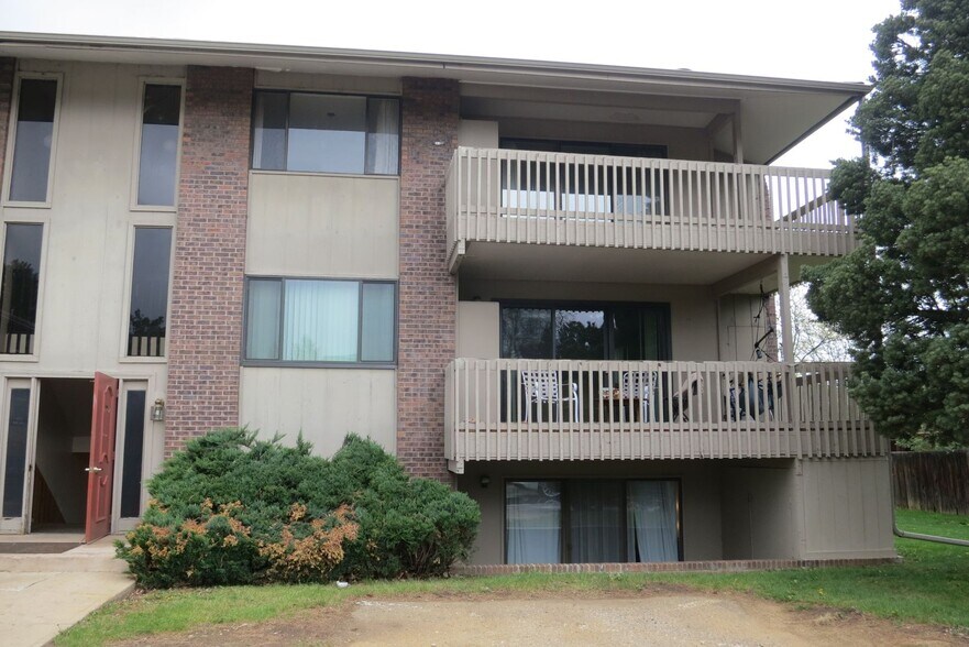 Building Photo - 600 Manhattan Dr