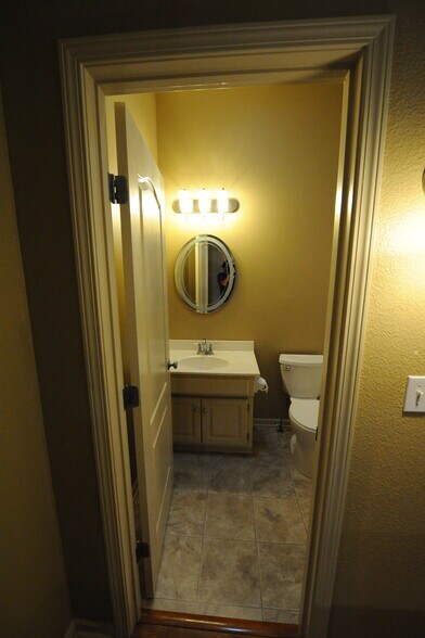 Building Photo - 3204 NW 67th Ct