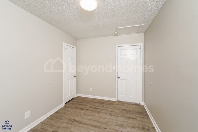 Building Photo - Beautiful 3 Bed 2 Bath Home in Hoover - Ju...