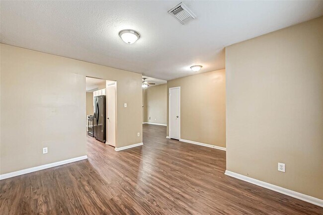 Building Photo - 28811 Stapleford St