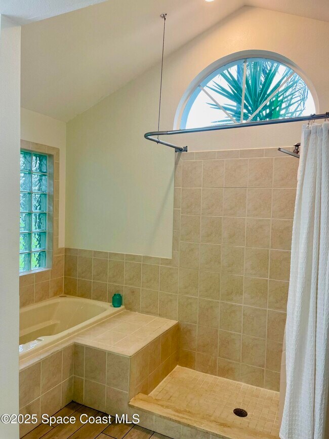 Building Photo - 1245 Ambra Dr