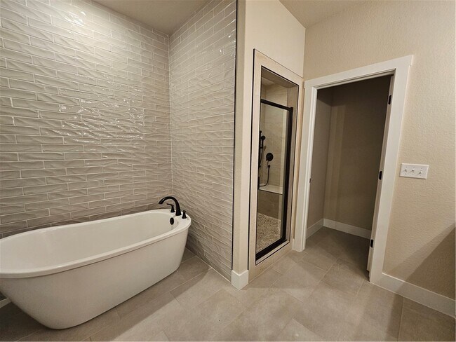 Building Photo - 7102 SW High Meadow Blvd