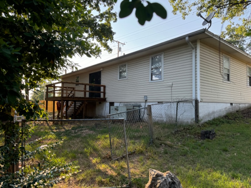 Building Photo - 418 E 4th St