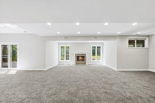 Building Photo - 9336 Falling Waters Dr W