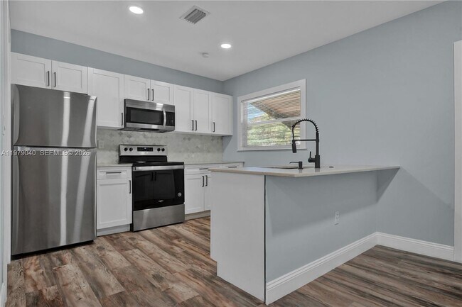 Building Photo - 607 SW 9th St