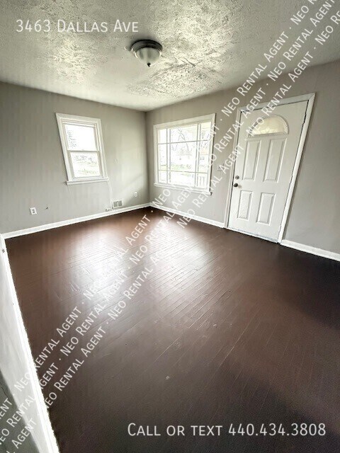 Building Photo - 3463 Dallas Ave