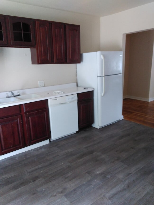 Building Photo - 701 S James St