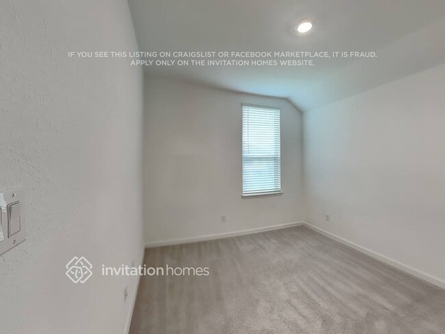 Building Photo - 4022 Champlain Wy