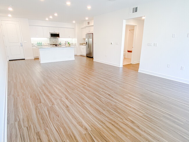 Building Photo - 1893 Union St