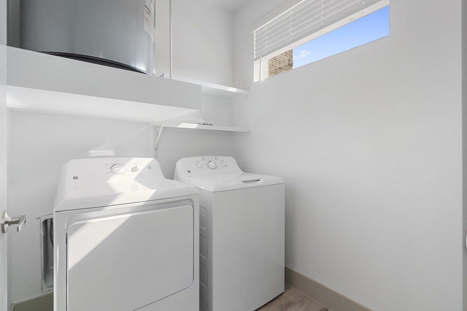 Building Photo - 12100 1/2 Ferrystone Glen Drive-SI FL4-ID1240337P