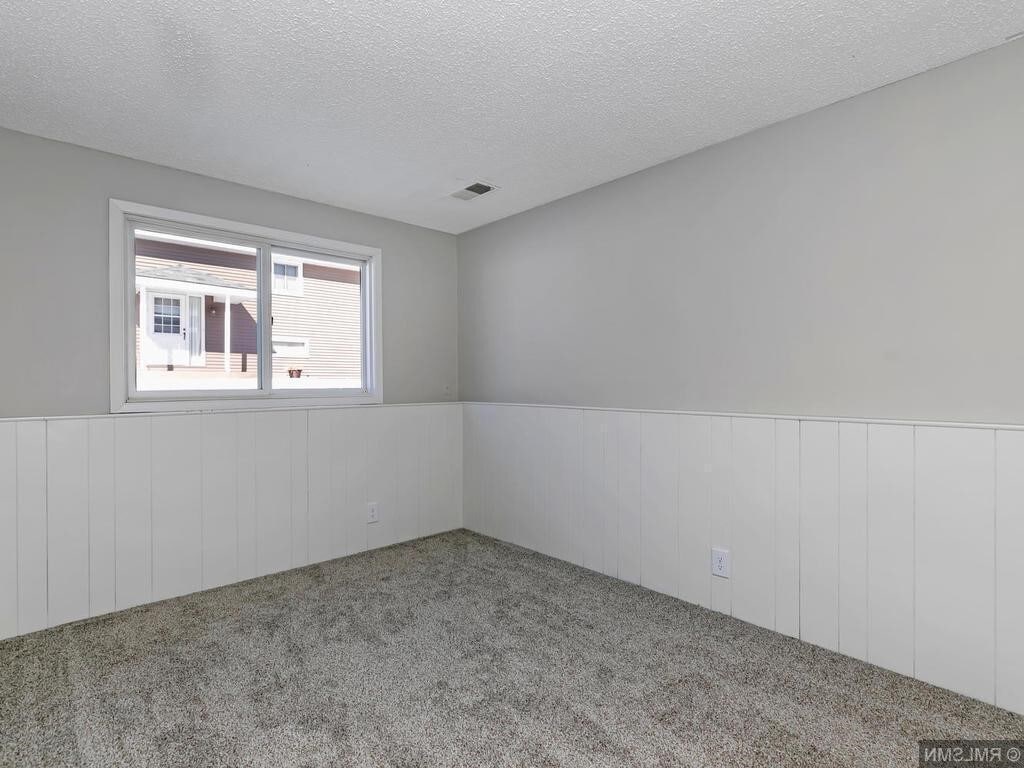 Building Photo - 10213 Quebec Ave S