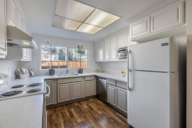 Building Photo - 10995 Northseal Square