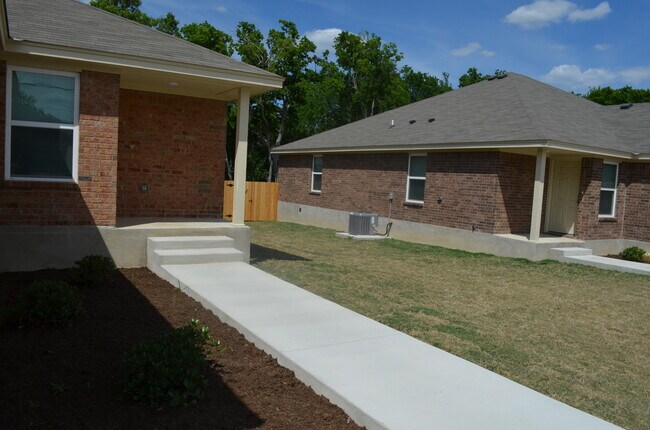 Building Photo - 308 Elbert Ln