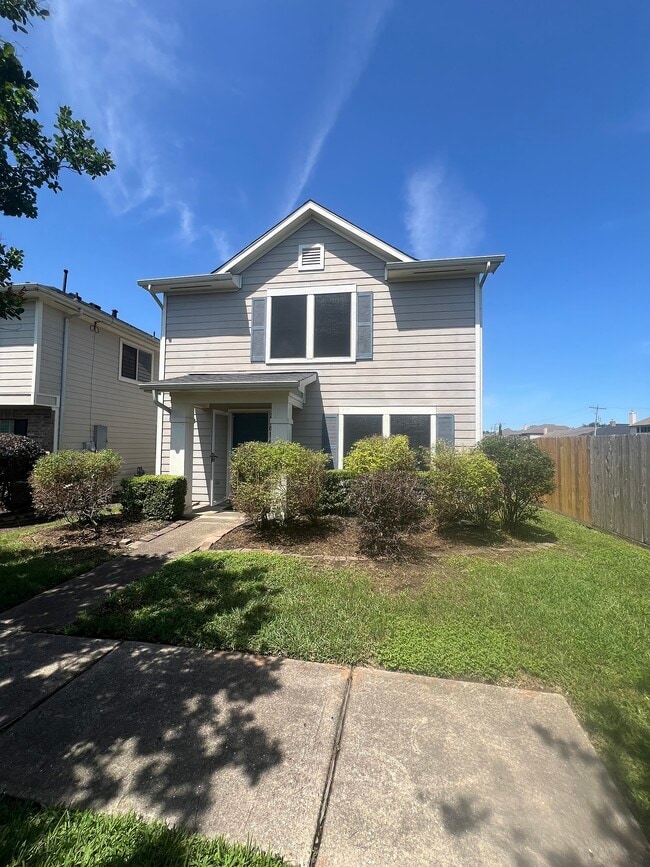 Building Photo - 21016 Alden's Oak