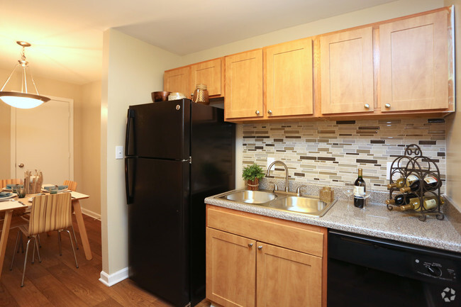 2BR, 1BA - 1,100 SF - Sedona Falls