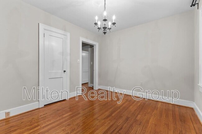 Building Photo - 1005 S 8th St
