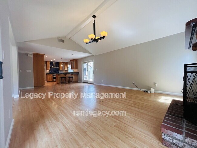 Building Photo - 1163 Gamay Dr