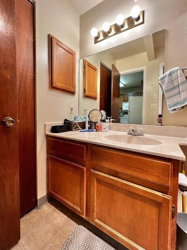 Building Photo - Great 1 Bedroom 1 Bath Condo in Fort Collins