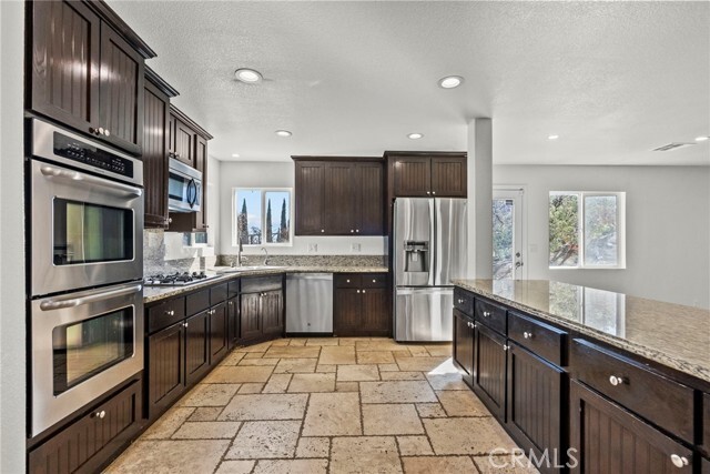 Building Photo - 1138 Lakeview Dr