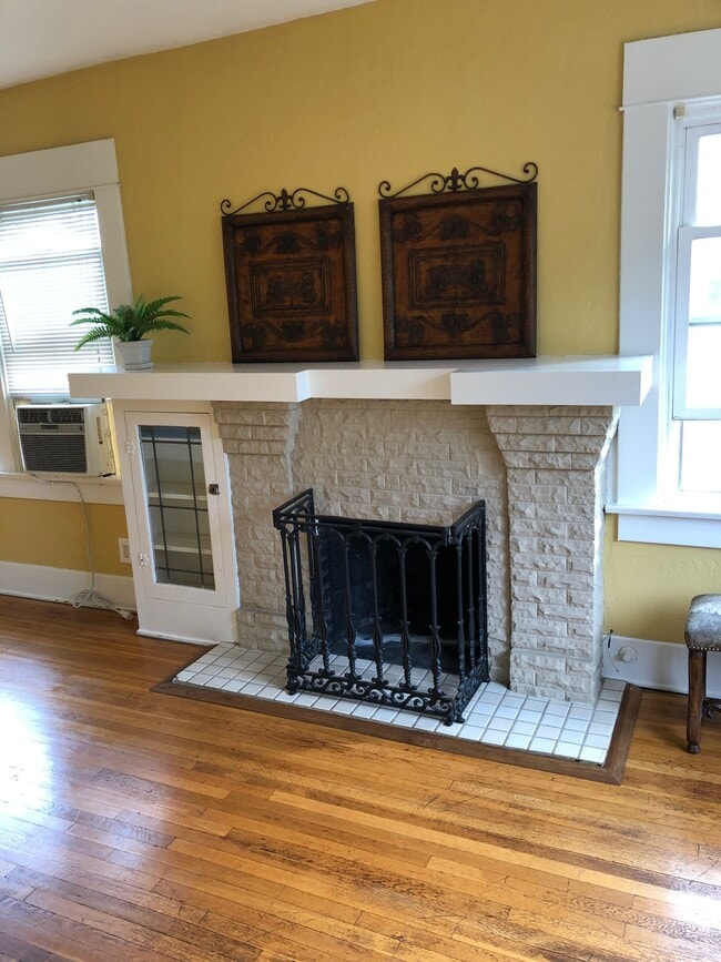 Building Photo - 1613 Fern St